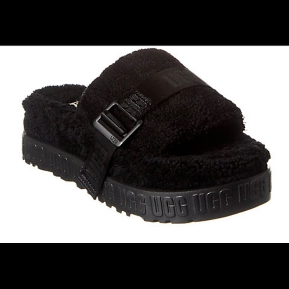 UGG Shoes - UGGS Fluffita slipper